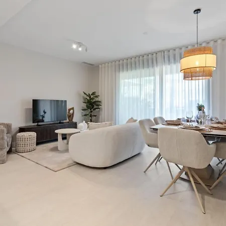 Luxury 2br In Camarate Hills - Pool And Garden * Estepona