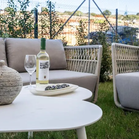 Apartamento Luxury 2br In Camarate Hills - Pool And Garden *