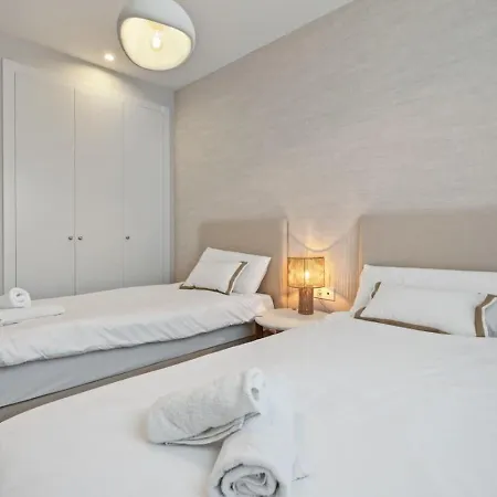Luxury 2br In Camarate Hills - Pool And Garden Apartamento