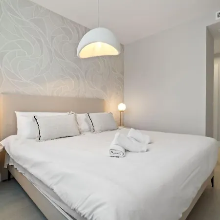 Luxury 2br In Camarate Hills - Pool And Garden Apartamento Estepona