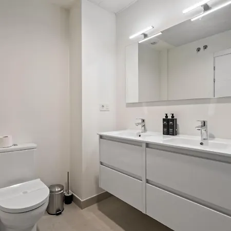 Luxury 2br In Camarate Hills - Pool And Garden Apartamento